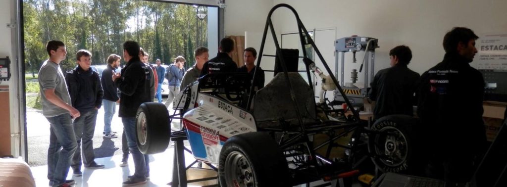Local de L'ESTACA Formula Team lors de la rentrée 2013